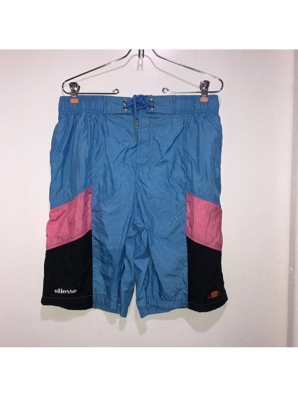 𝅺NWOT Men’s Ellesse HB Evendo board shorts Size L